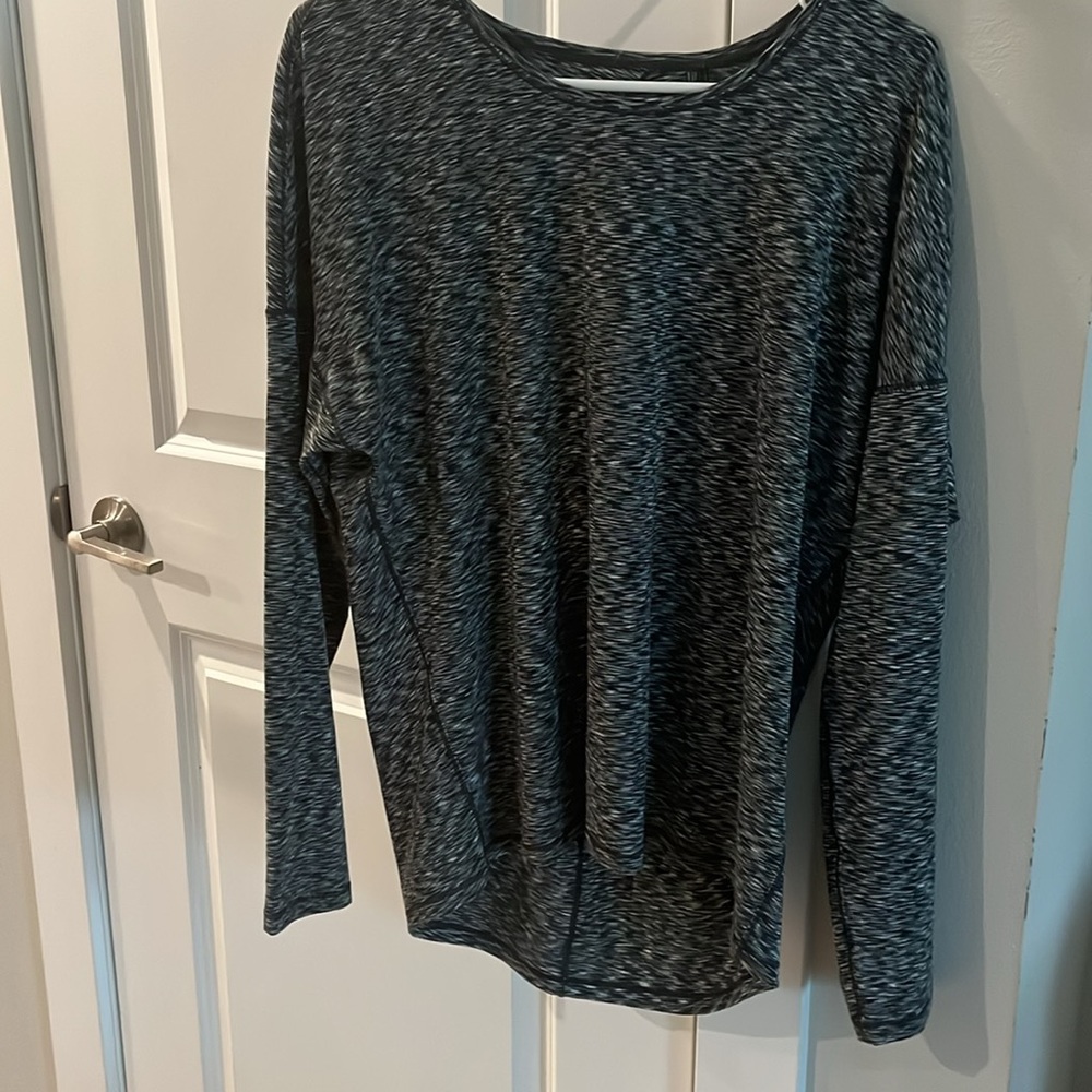 Lululemon top